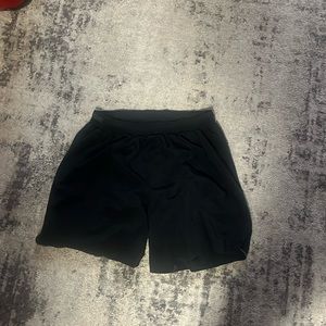Men’s lululemon S Pacebreaker shorts
